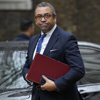 Britain's Foreign Secretary James Cleverly arrives in Downing Street in London, Thursday, Nov. 17, 2022. (AP Photo/Alastair Grant)