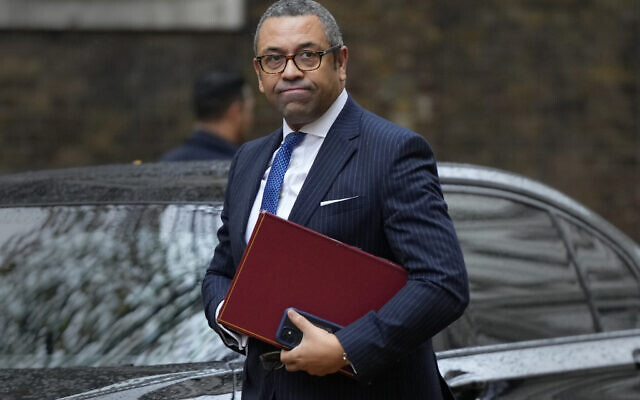 Britain's Foreign Secretary James Cleverly arrives in Downing Street in London, Thursday, Nov. 17, 2022. (AP Photo/Alastair Grant)