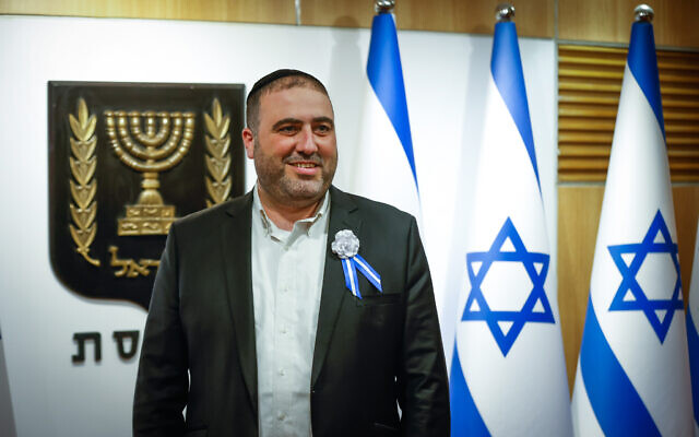 MK Moshe Arbel arrives for the opening session of the Knesset in Jerusalem on November 15, 2022 (Olivier Fitoussi/Flash90)