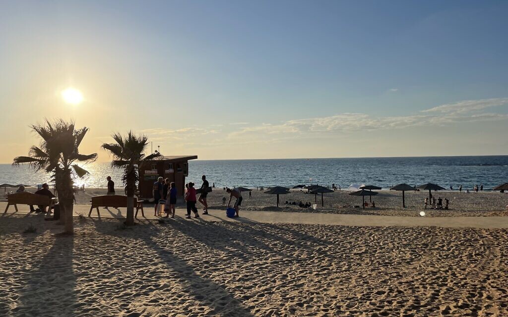 'I don't think my vote counts': Some Israelis choose the beach over voting - Vimarsana News