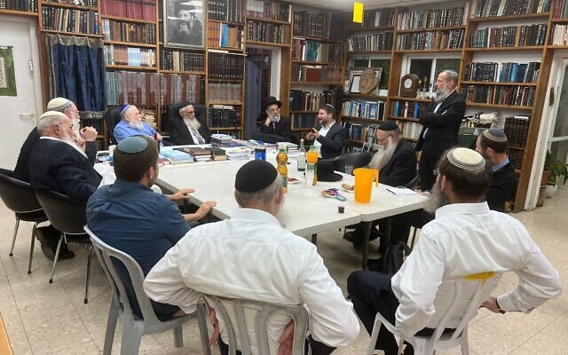 Religious Zionism party leader Bezalel Smotrich meets prominent religious Zionist rabbis on Novemner 13, 2022. (Religious Zionism party)