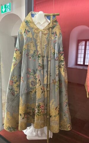 Robe-made-from-Napoleon_s-tent-pic-Fr.-K