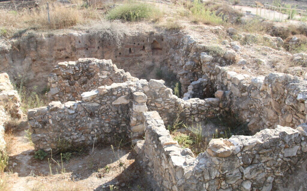 Canaanite casement rooms built into the wall of the city to provide double protection for the inhabitants at Tel Gezer. (Shmuel Bar-Am)
