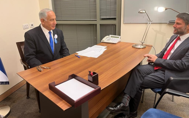 In this handout photo, Likud leader Benjamin Netanyahu, left, meets with Religious Zionism chief Bezalel Smotrich, on November 15, 2022. (Likud)