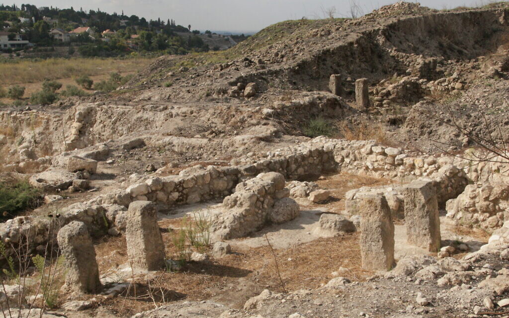 Remains of an Israelite city dating back to the times of King Solomon at Tel Gezer. (Shmuel Bar-Am)