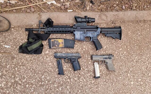 Weapons captured by security forces during a raid in Jenin, November 3, 2022 (Israel Police)