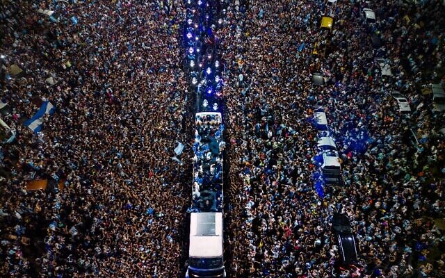 Huge crowds welcome home Messi, Argentina squad as heroes after World ...