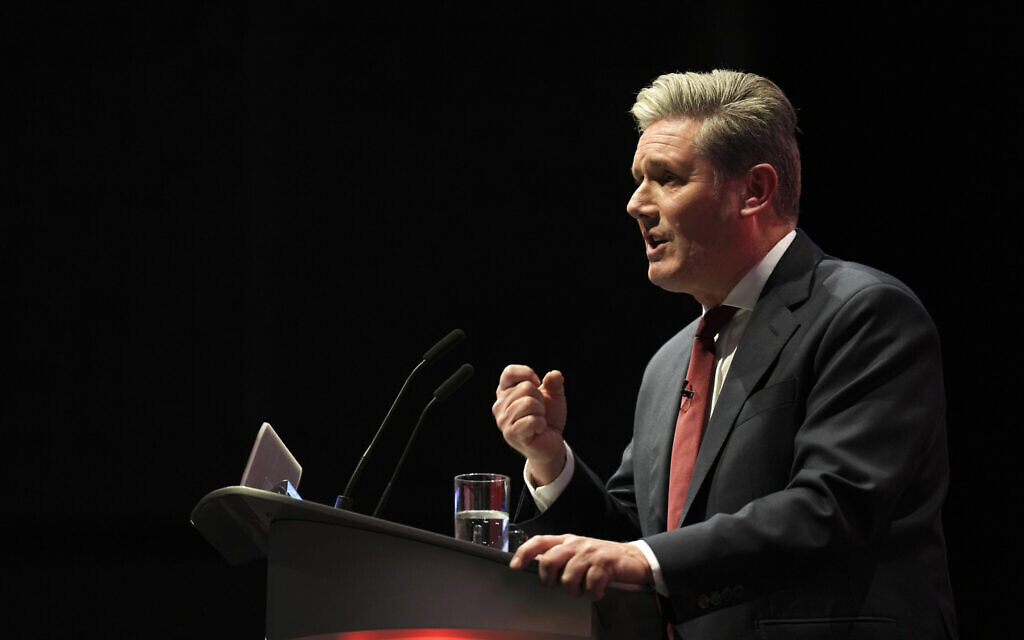 Keir Starmer, the leader of Britain's Labour Party, delivers a speech at the party's annual conference in Liverpool, England, September 27, 2022. (AP Photo/Jon Super)