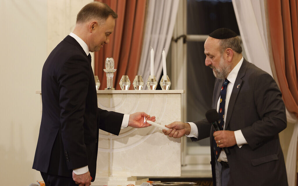 Podczas chanukowego przyjęcia polski prezydent podziękował Żydom za pomoc ukraińskim uchodźcom