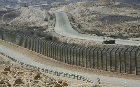 View of Highway 10, on the southern Israeli border with Egypt. (Moshe Shai/FLASH90)
