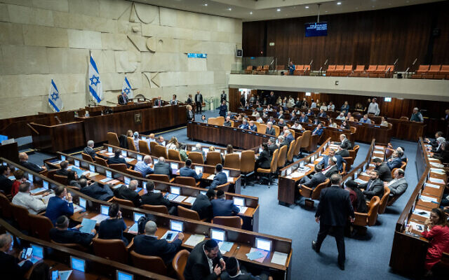 A vote being held in the Knesset on December 20, 2022. (Yonatan Sindel/Flash90)