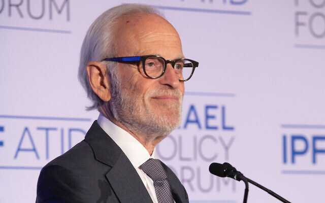 Former US ambassador to Israel Martin Indyk speaks to the Israel Policy Forum in New York City, December 8, 2022. (Courtesy/Hechler Photographers)
