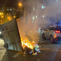 Ultra-Orthodox rioters clash with police in Jerusalem, December 15, 2022. (Israel Police)