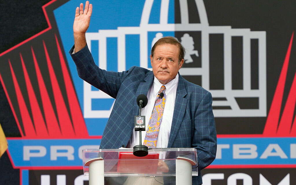 Former ESPN anchor Chris Berman speaks during the Pro Football Hall of Fame Centennial Class of 2020 enshrinement ceremonies in Canton, Ohio, August 7, 2021. (MSA/Icon Sportswire via Getty Images via JT)