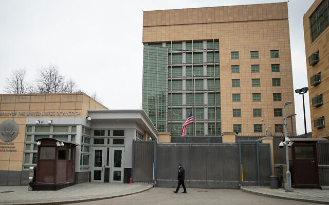 FILE: The US embassy in Moscow, April 20, 2021. (AP Photo/Pavel Golovkin, File)