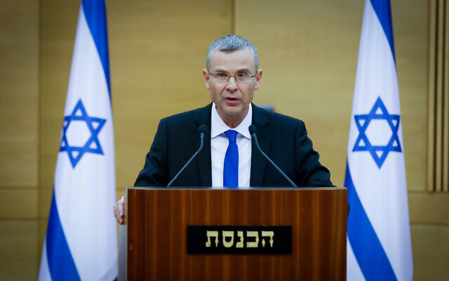 Justice Minister Yariv Levin holds a press conference at the Knesset, the Israeli parliament in Jerusalem, on January 4, 2023. (Olivier Fitoussi/Flash90)