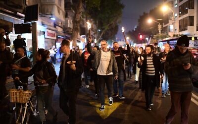 Israelis protest against the government, in Tel Aviv, on January 7, 2023. (Tomer Neuberg/Flash90)