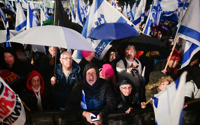 More than 80,000 protest against the current Israeli government, at Tel Aviv's Habima Square on January 14, 2023 (Avshalom Sassoni/Flash90)