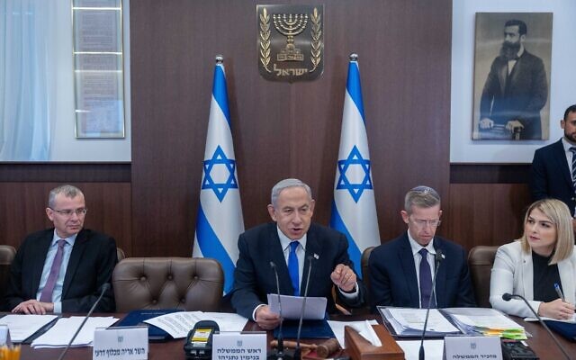 Prime Minister Benjamin Netanyahu, center, leads a weekly cabinet meeting at the Prime Minister's Office in Jerusalem on January 15, 2023. (Yonatan Sindel/Flash90)