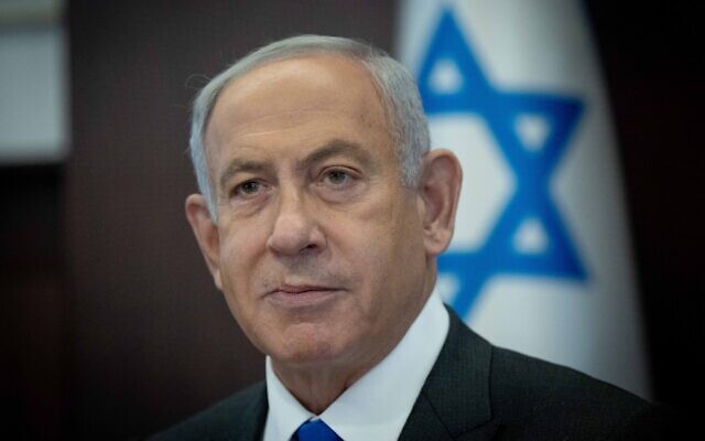 Prime Minister Benjamin Netanyahu leads the weekly cabinet meeting at his office in Jerusalem on January 29, 2023. (Yonatan Sindel/Flash90)
