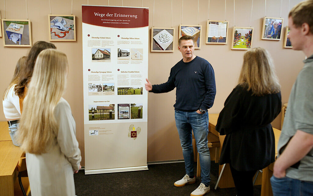 2023 Obermayer prizewinner Jörg Friedrich displays his innovative Holocaust education initiative aimed at teens. (Courtesy of Widen the Circle)