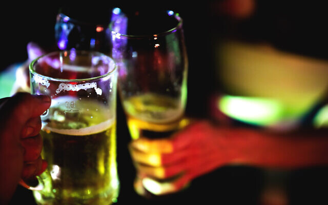 Illustrative: Drinking beer at a party (Robert Pavsic; iStock by Getty Images)