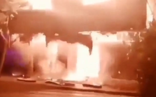 Screen grab from an unverified video circulating on social media said to show fire from an explosion at a defense facility in Iran's Isfahan after an alleged drone strike, January 29, 2023. (Used in accordance with Clause 27a of the Copyright Law)