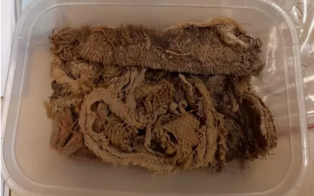 Uncleaned textiles uncovered at Nahal Omer. (Israel Silk Road Project/University of Haifa)