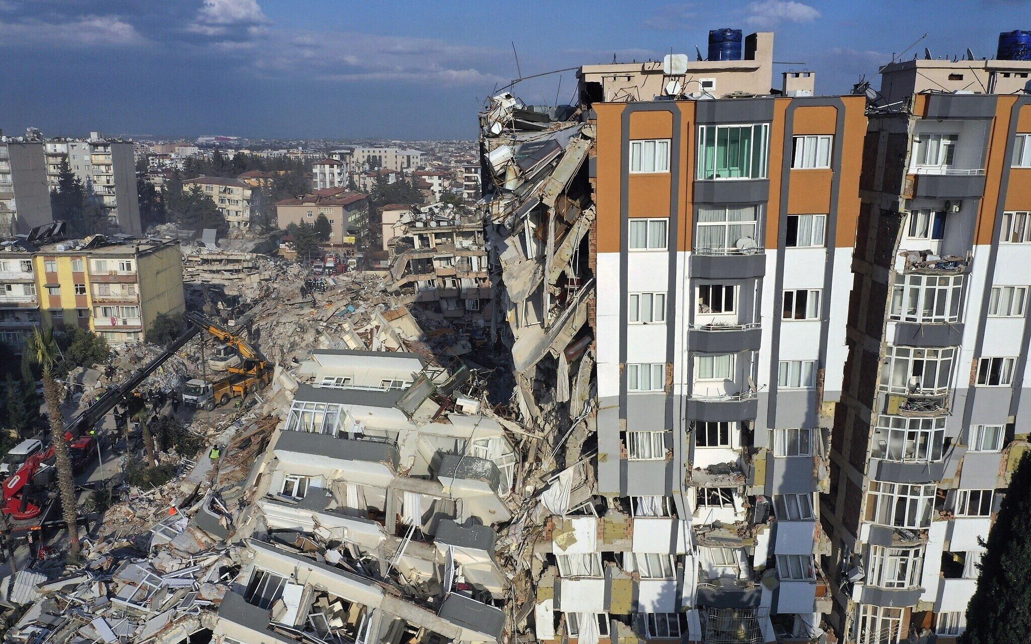 Город где землетрясение. Землетрясение в Турции 2023. Землетрясение в Турции 2023 года. Землетрясение в Турции февраль 2023. Хатай Турция землетрясение.