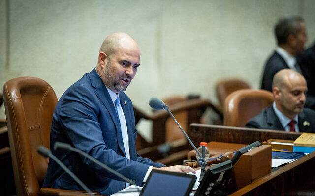 Knesset Speaker Amir Ohana delivers a speech at the Knesset on December 29, 2022. (Yonatan Sindel/FLASH90)