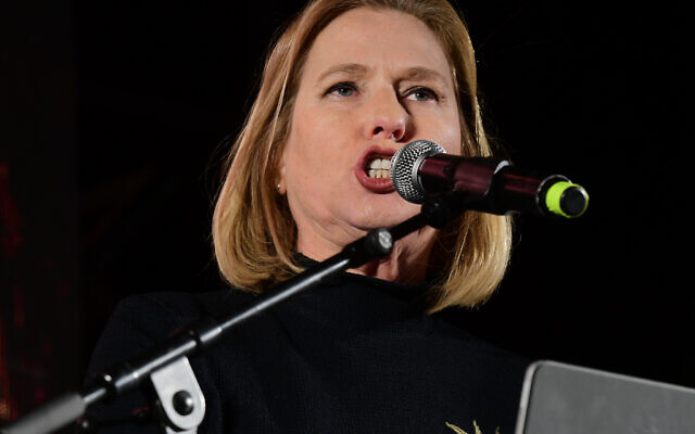 Former justice minister Tzipi Livni speaks at a protest against the government's planned legal overhaul, in Tel Aviv, on February 11, 2023.(Avshalom Sassoni/Flash90)