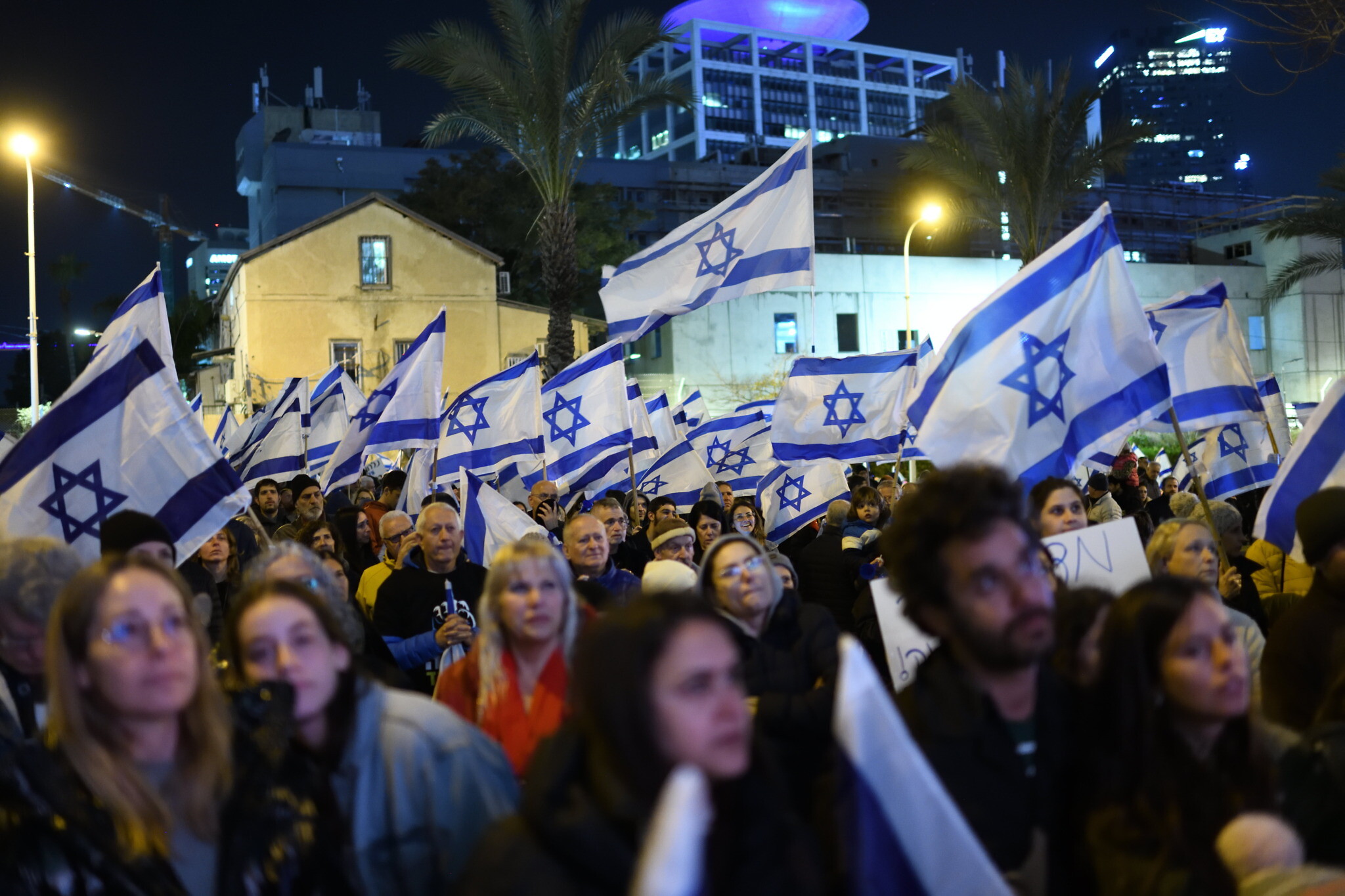 Почему иран против израиля. Жители Израиля. Забастовка в Израиле. Протесты в Германии.