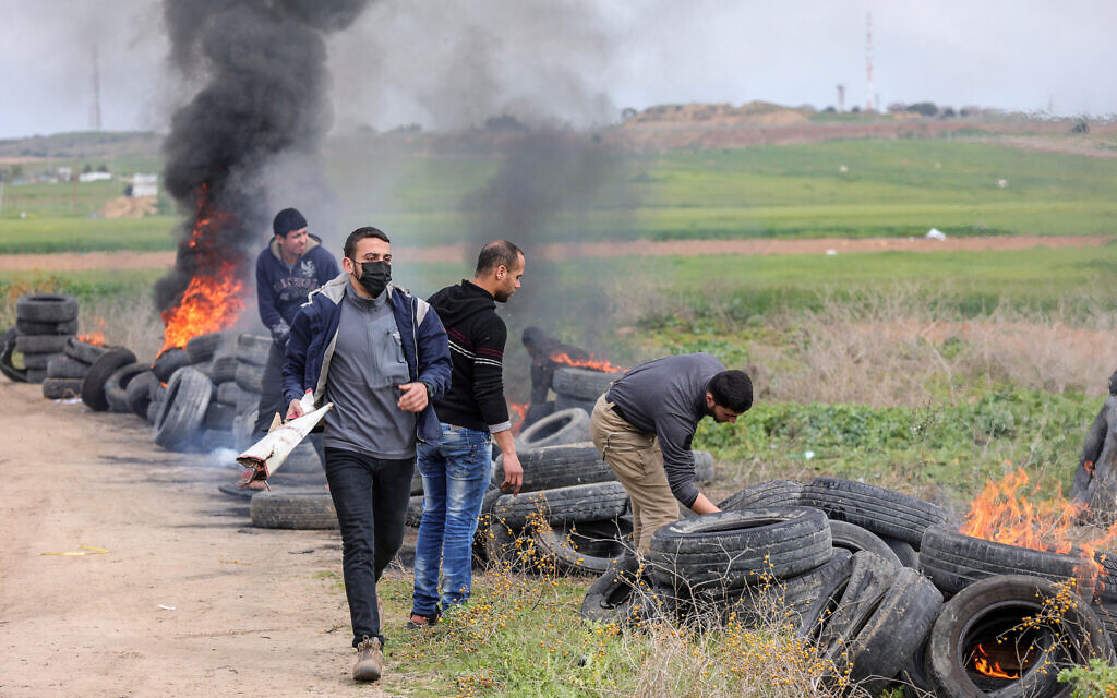 Palestinian said critically hurt in Gaza border clashes with IDF - Vimarsana News