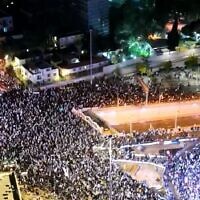 An aerial drone shot of anti-government protesters in Tel Aviv on February 25, 2023. (Screenshot)