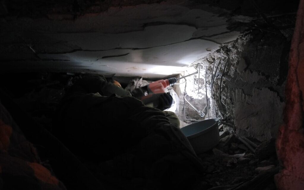 Dr. Itai Basel takes part in the rescue effort to extract a 15-year-old from a collapsed building in Marash, Turkey, on February 8, 2023 (United Hatzalah)