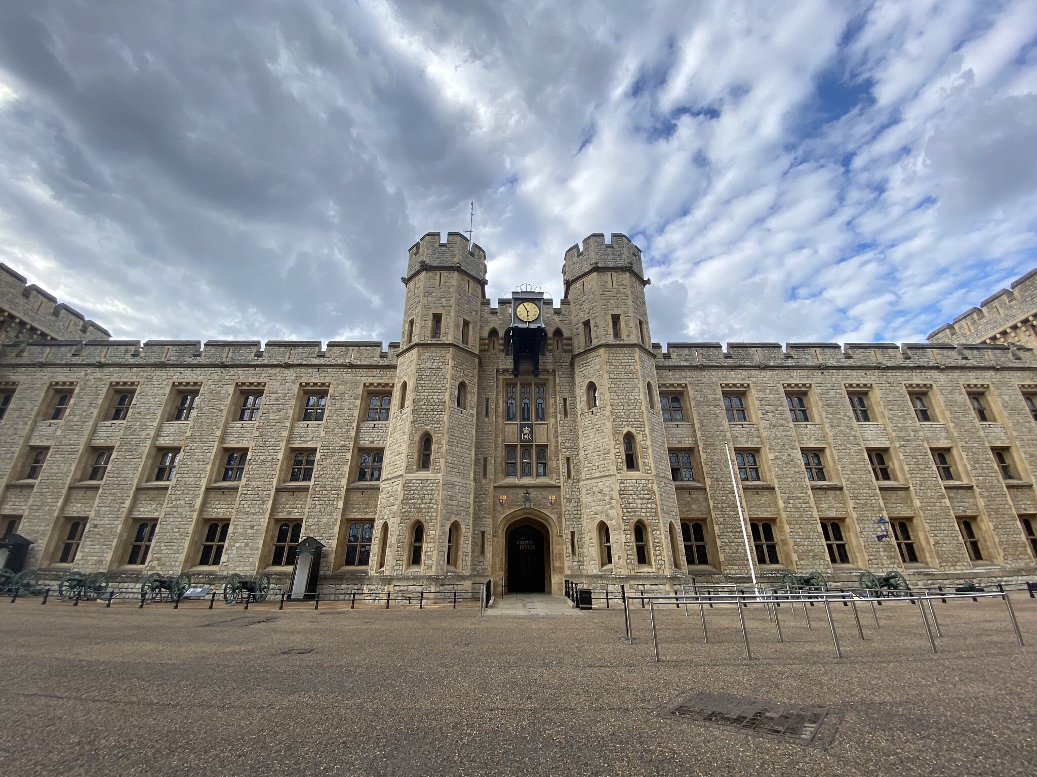 12 Royal Palaces You Can Visit in the United Kingdom