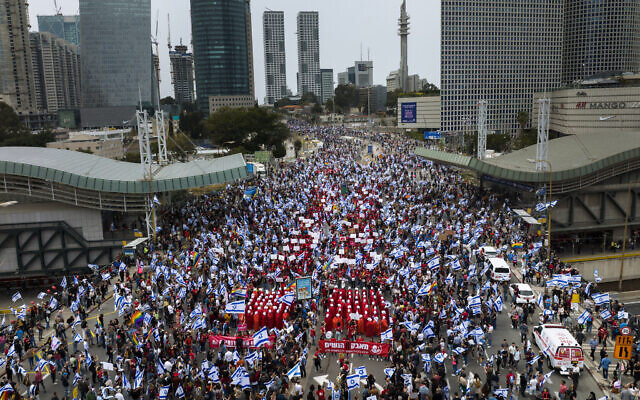 Thousands of Israelis protest against plans by Prime Minister Benjamin Netanyahu's government to overhaul the judicial system, in Tel Aviv, March 23, 2023. (AP Photo/Oded Balilty)