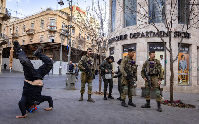 Illustrative: Border Police officers patrol in Jerusalem on January 23, 2023. (Olivier Fitoussi/Flash90)