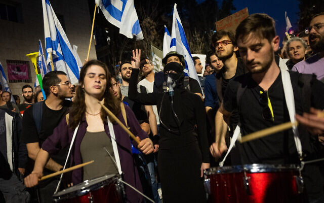 Protesters against the government's planned judicial overhaul in Jerusalem, March 1, 2023 (Yonatan Sindel/Flash90)