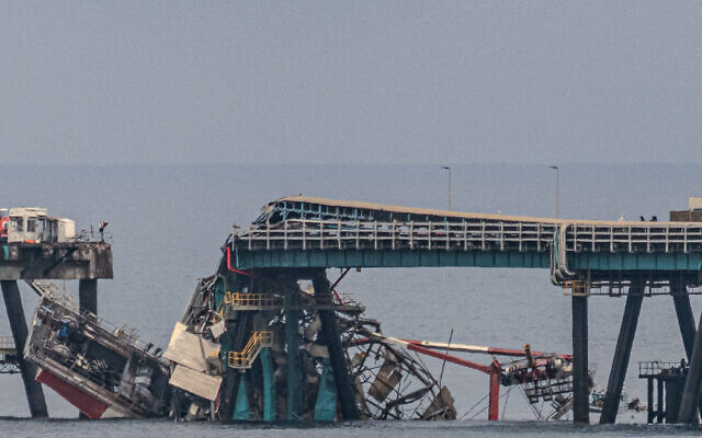 A view of a crane that collapsed in the sea near Ashkelon, March 14, 2023. (Flash90)