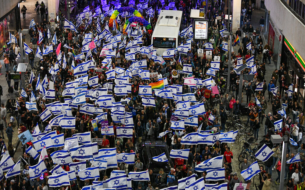 Israelis protest against the government's planned judicial overhaul in Tel Aviv on March 18, 2023. (Gili Yaari/Flash90)