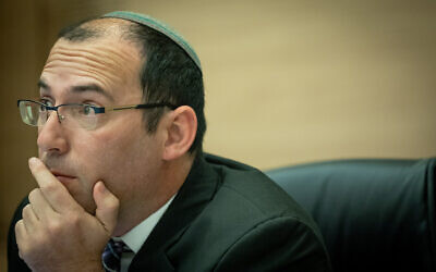 Knesset Constitution, Law and Justice Committee Chairman MK Simcha Rothman heads a committee hearing, March 19, 2023. (Yonatan Sindel/Flash90)