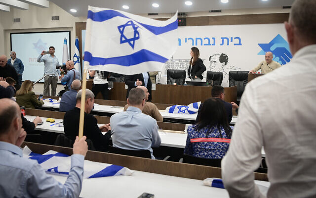 Attendees at press conference held by Histadrut chief Arnon Bar-David in Tel Aviv on March 27, 2023. (Avshalom Sassoni/Flash90)