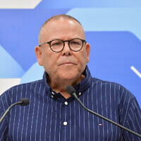 Histadrut chief Arnon Bar-David declares a general strike in protest of the judicial overhaul, at a press conference in Tel Aviv on March 27, 2023. (Avshalom Sassoni/Flash90)