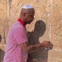 Darryl Strawberry at the Western Wall during his first visit to Israel in 2018. (Courtesy of Strawberry via JTA)