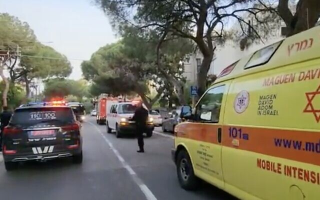 Emergency vehicles outside a home in Haifa where a man is suspected of murdering his wife, March 17, 2023. (Twitter screenshot; used in accordance with Clause 27a of the Copyright Law)