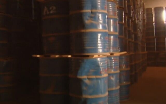 Screen capture from video of barrels containing uranium yellowcake stored at a site near Sabha, Librya, 2012. (YouTube. Used in accordance with Clause 27a of the Copyright Law)