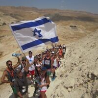 A Birthright Israel group exploring the desert. (Sarah Kornbluh)