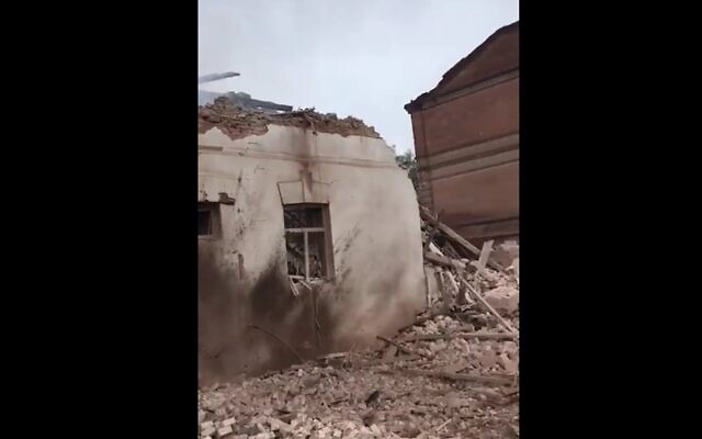 A local museum hit by a Russian missile strike in Kupiansk, Ukraine, April 25, 2023. (Twitter video screenshot: used in accordance with Clause 27a of the Copyright Law)