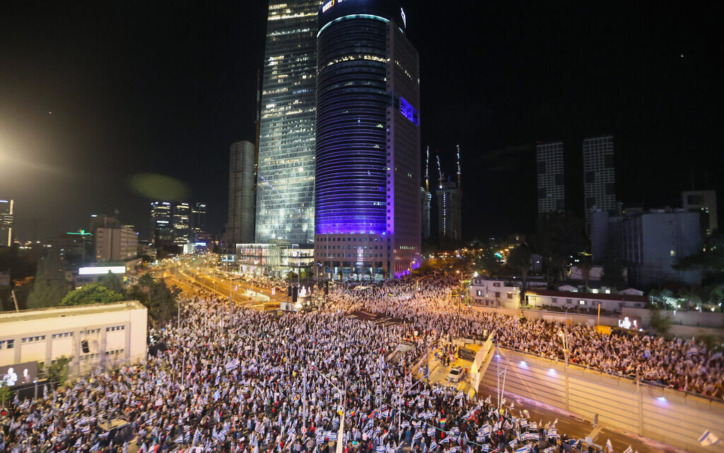 With memorial candles, crowds gather across Israel to protest judicial overhaul - Vimarsana News